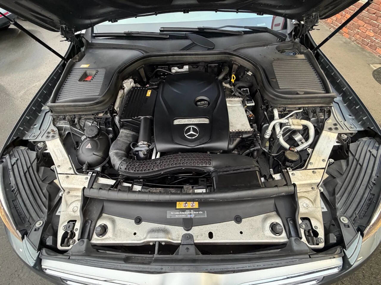 Used 2016 Mercedes-Benz GLC 300 GLC 300 4MATIC AWD 4dr SUV image 8