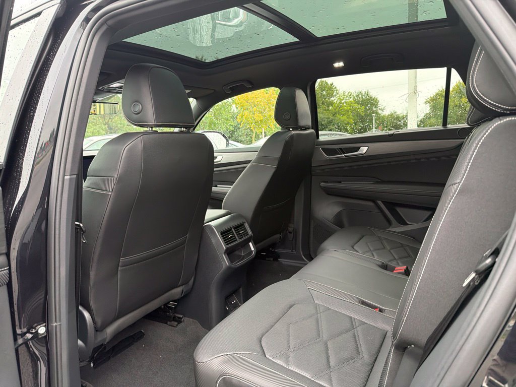 New 2026 Volkswagen Atlas Cross Sport SE AWD/4WD image 13
