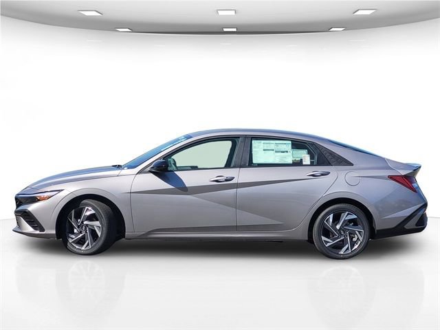 New 2025 Hyundai Elantra SEL image 5