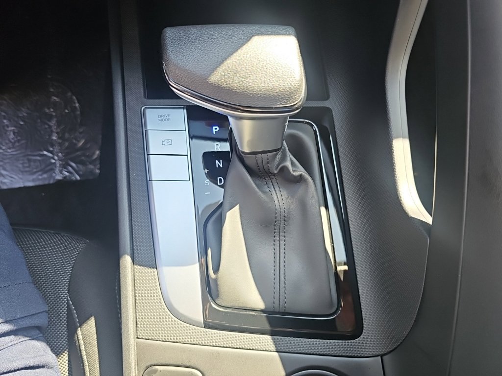 New 2026 Hyundai Elantra SE FWD image 21