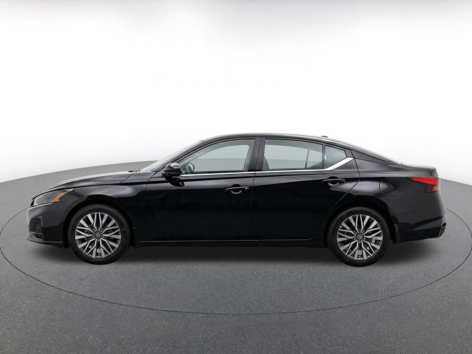Used 2026 Nissan Altima 2.5 SV FWD image 4