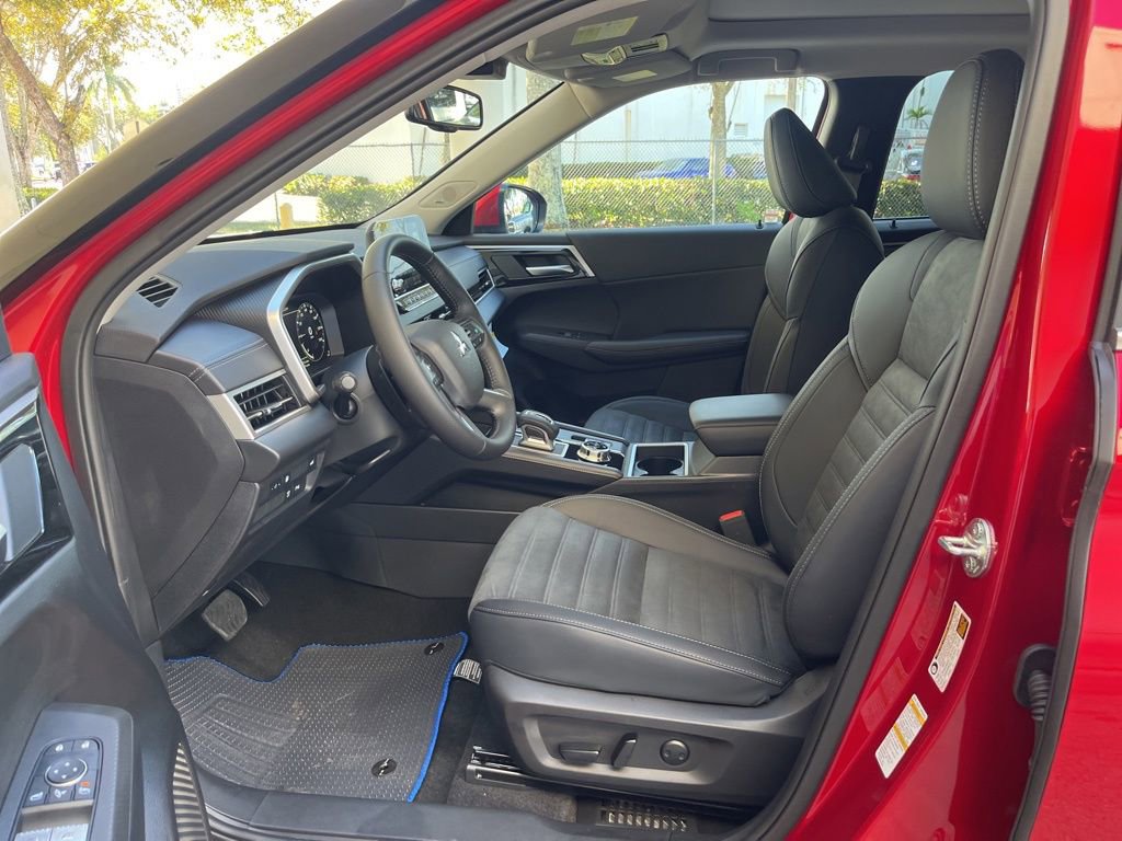 New 2025 Mitsubishi Outlander SE image 5