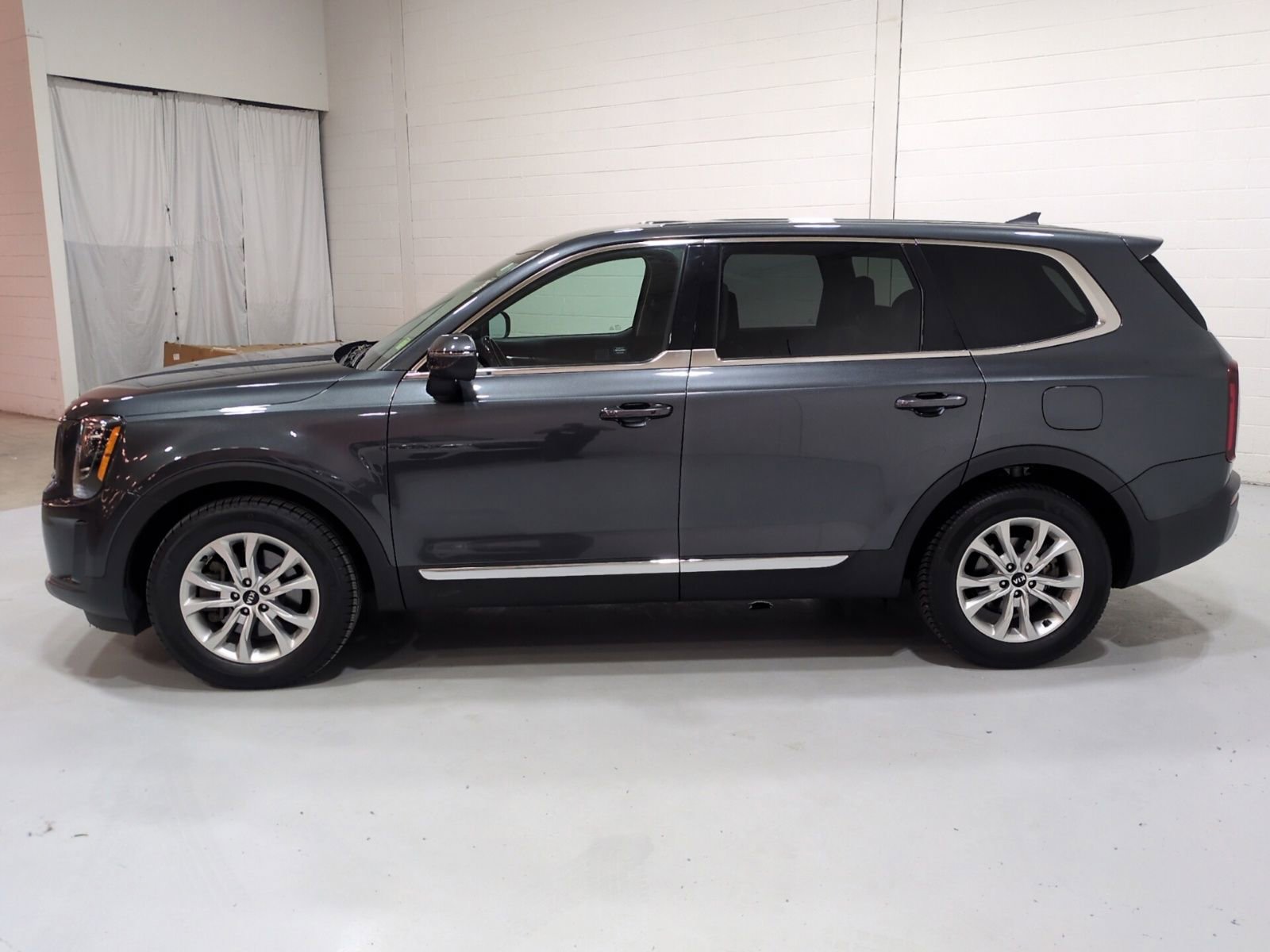 Used 2021 Kia Telluride LX AWD/4WD image 6