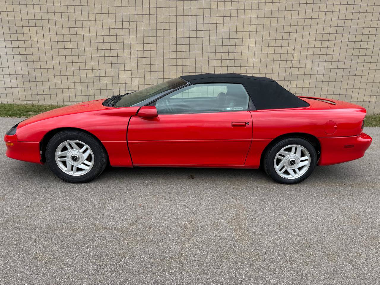 Used 1995 Chevrolet Camaro LT RWD image 8