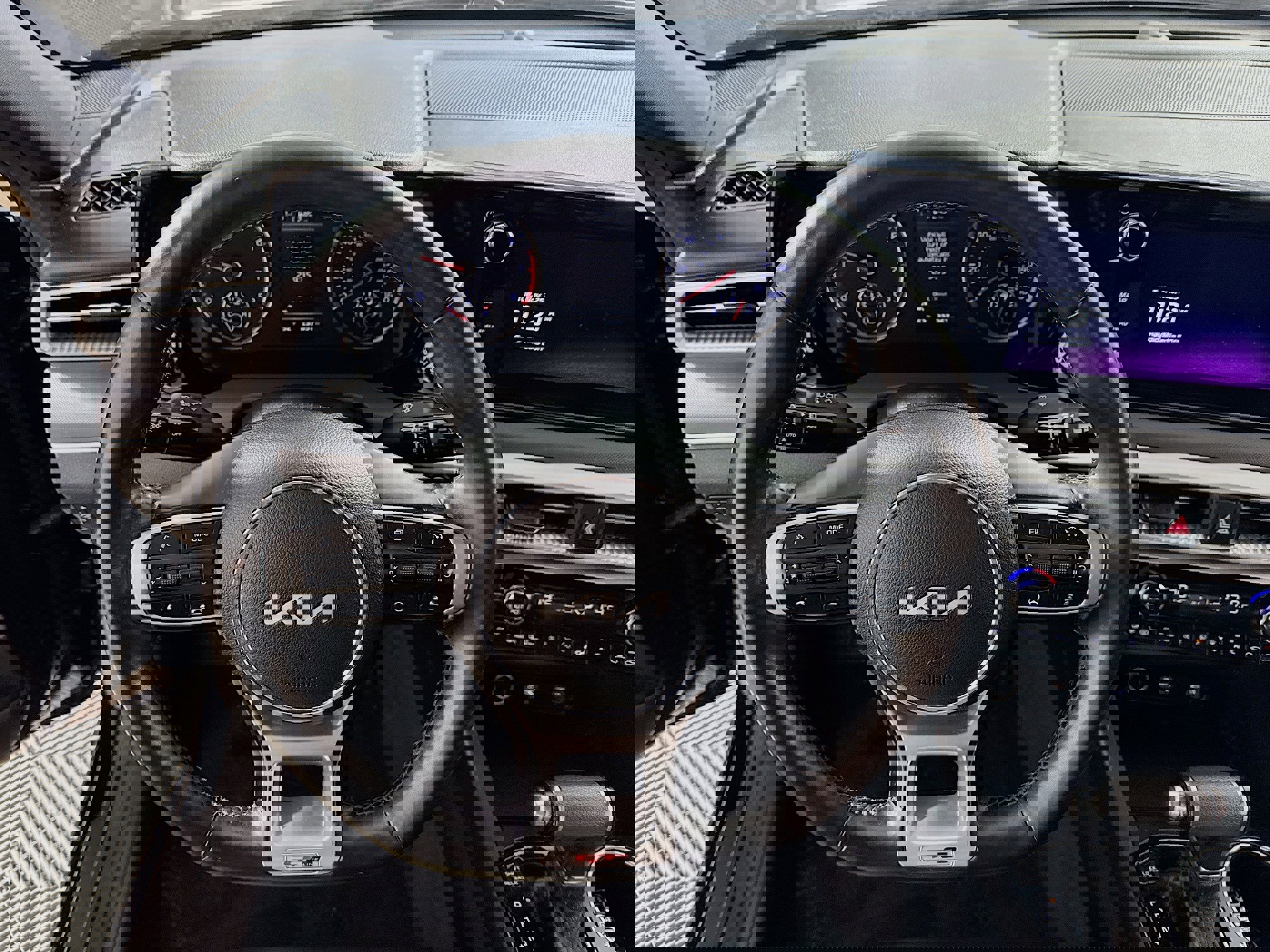 Used 2022 Kia K5 GT-Line w/ GT-Line Awd Premium Package image 16