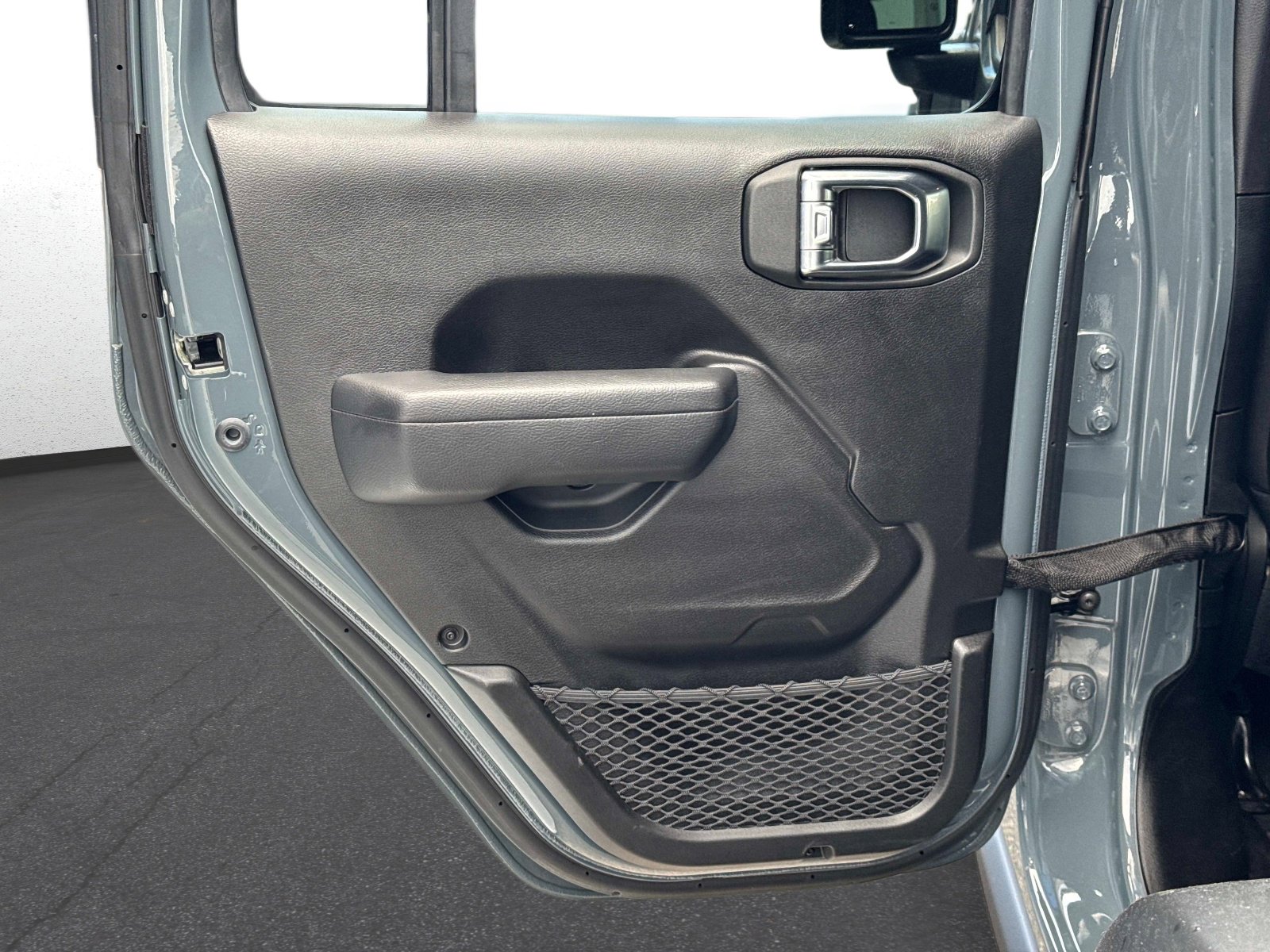 Used 2025 Jeep Wrangler Unlimited Rubicon 4xe image 12