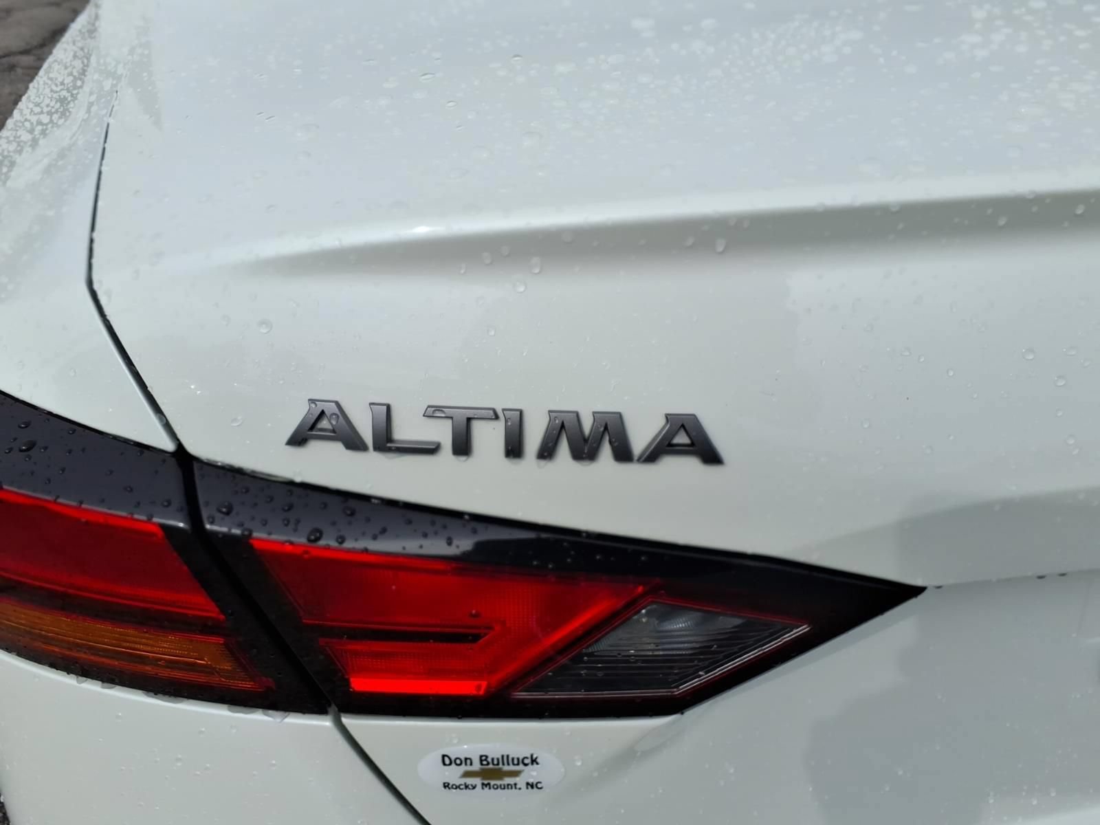 Used 2024 Nissan Altima 2.5 SV FWD image 9