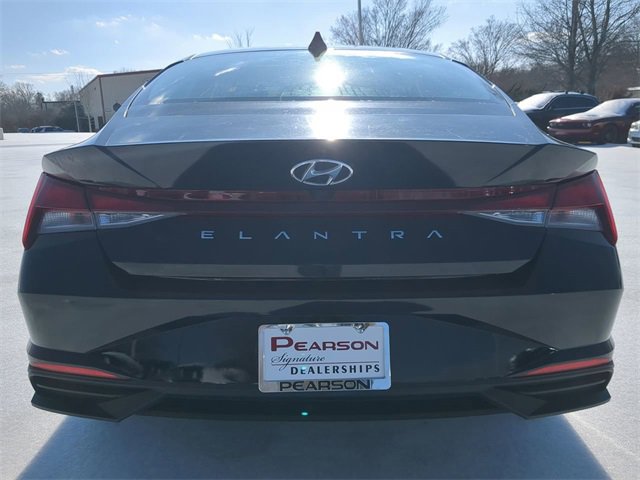 Used 2023 Hyundai Elantra SEL w/ Convenience Package image 5