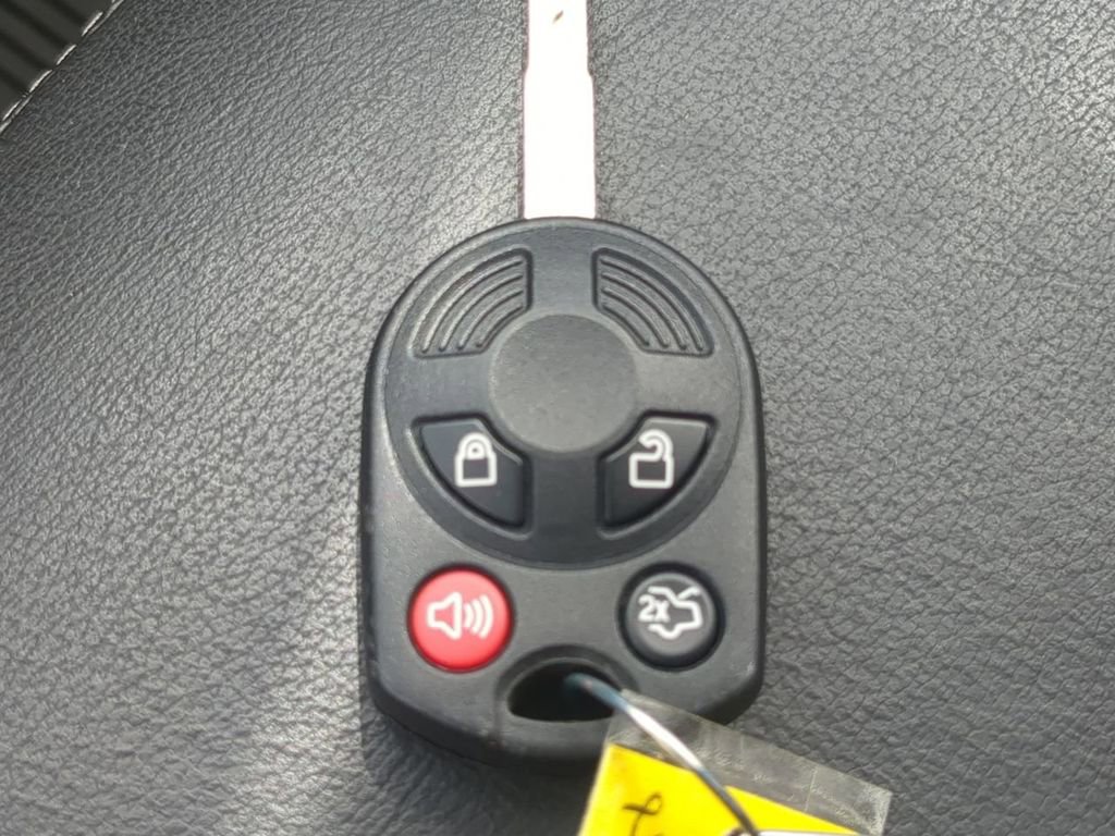 Used 2018 Ford Escape SEL w/ Ford Safe & Smart Package image 27