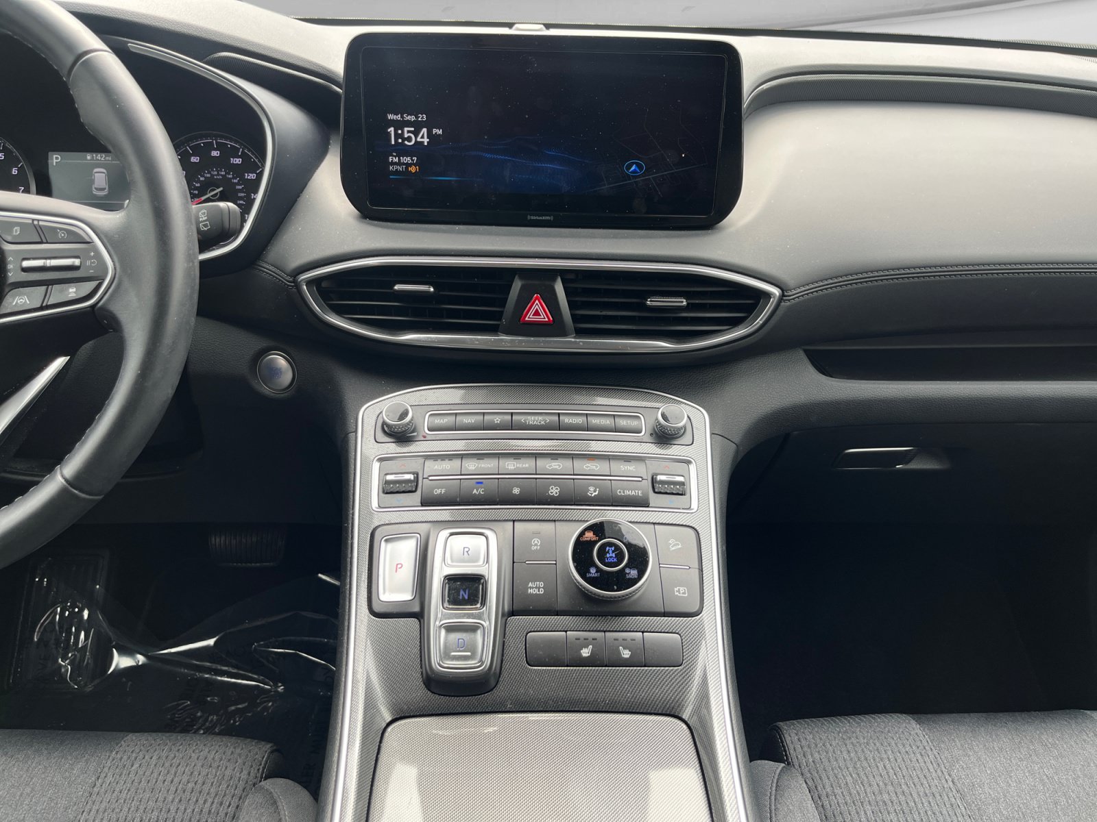 Used 2023 Hyundai Santa Fe SEL AWD/4WD image 13