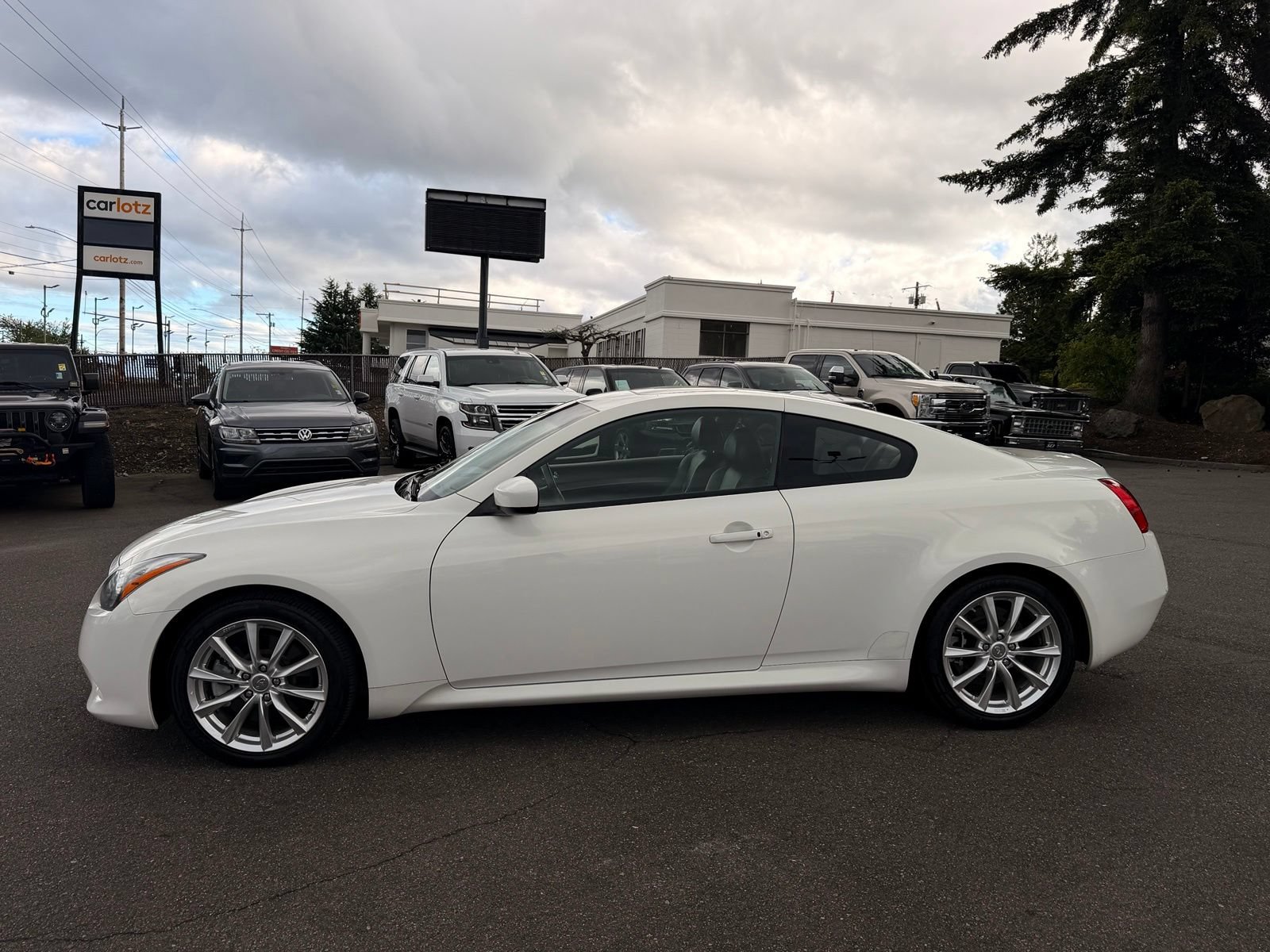 Used 2011 INFINITI G37 Journey w/ Premium Pkg RWD image 10