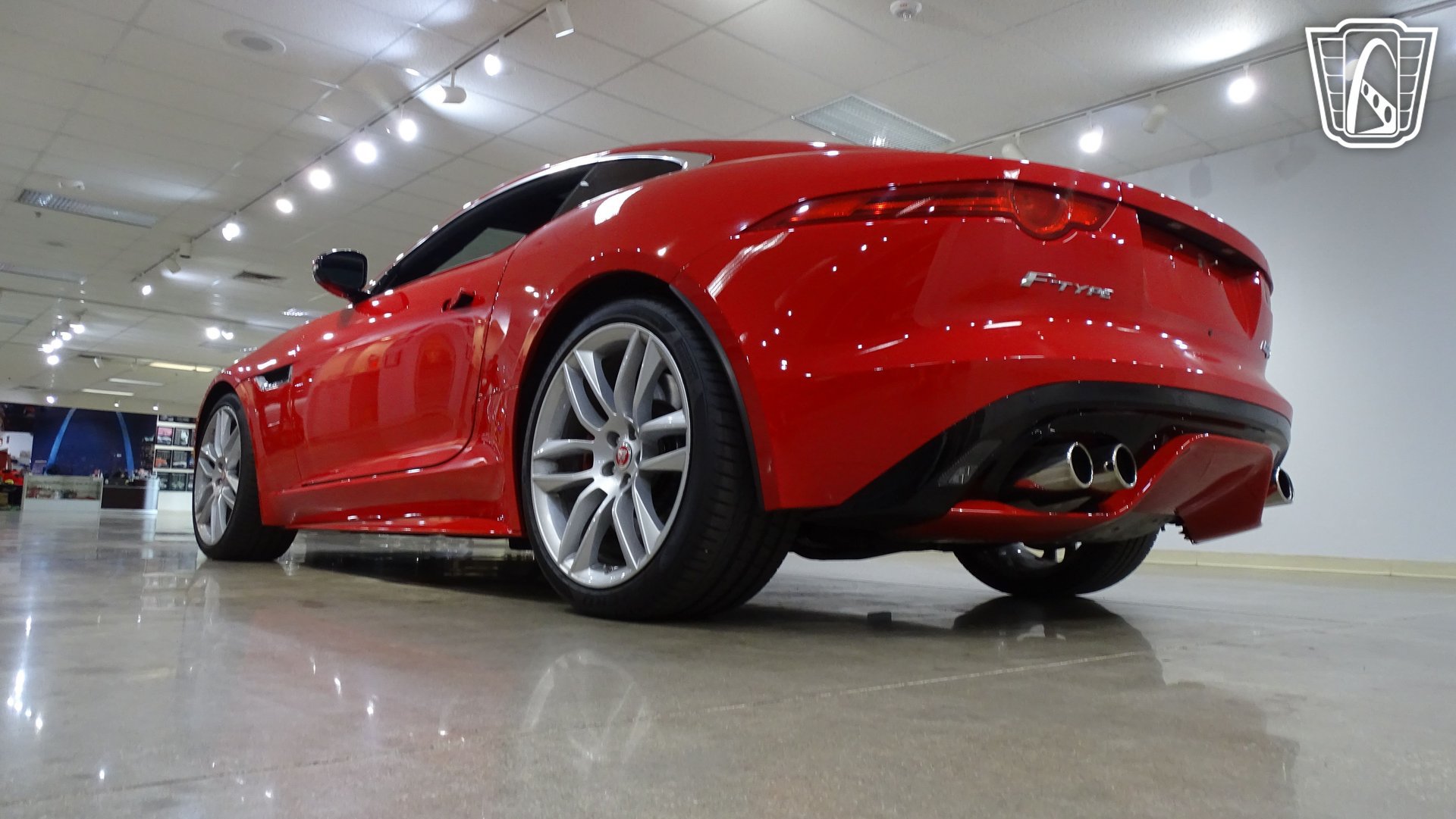 Used 2016 Jaguar F-TYPE R AWD/4WD image 10