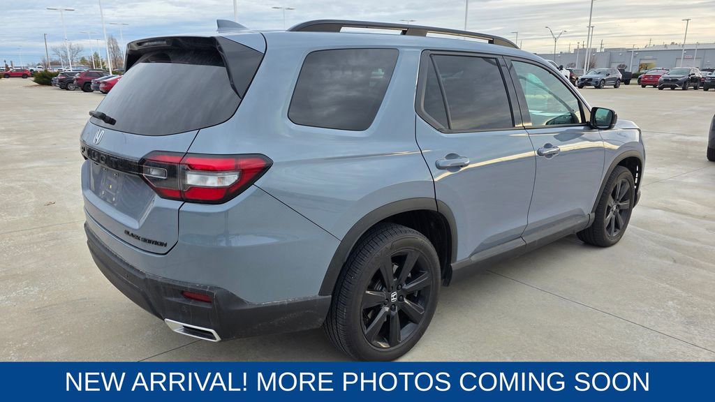 Used 2025 Honda Pilot Black Edition image 5