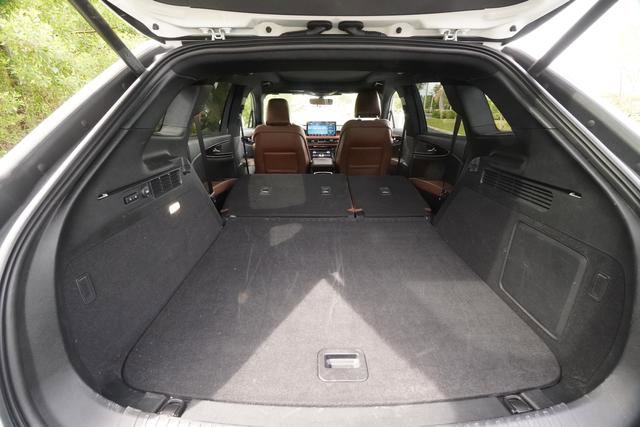 Used 2023 Lincoln Nautilus Reserve image 29