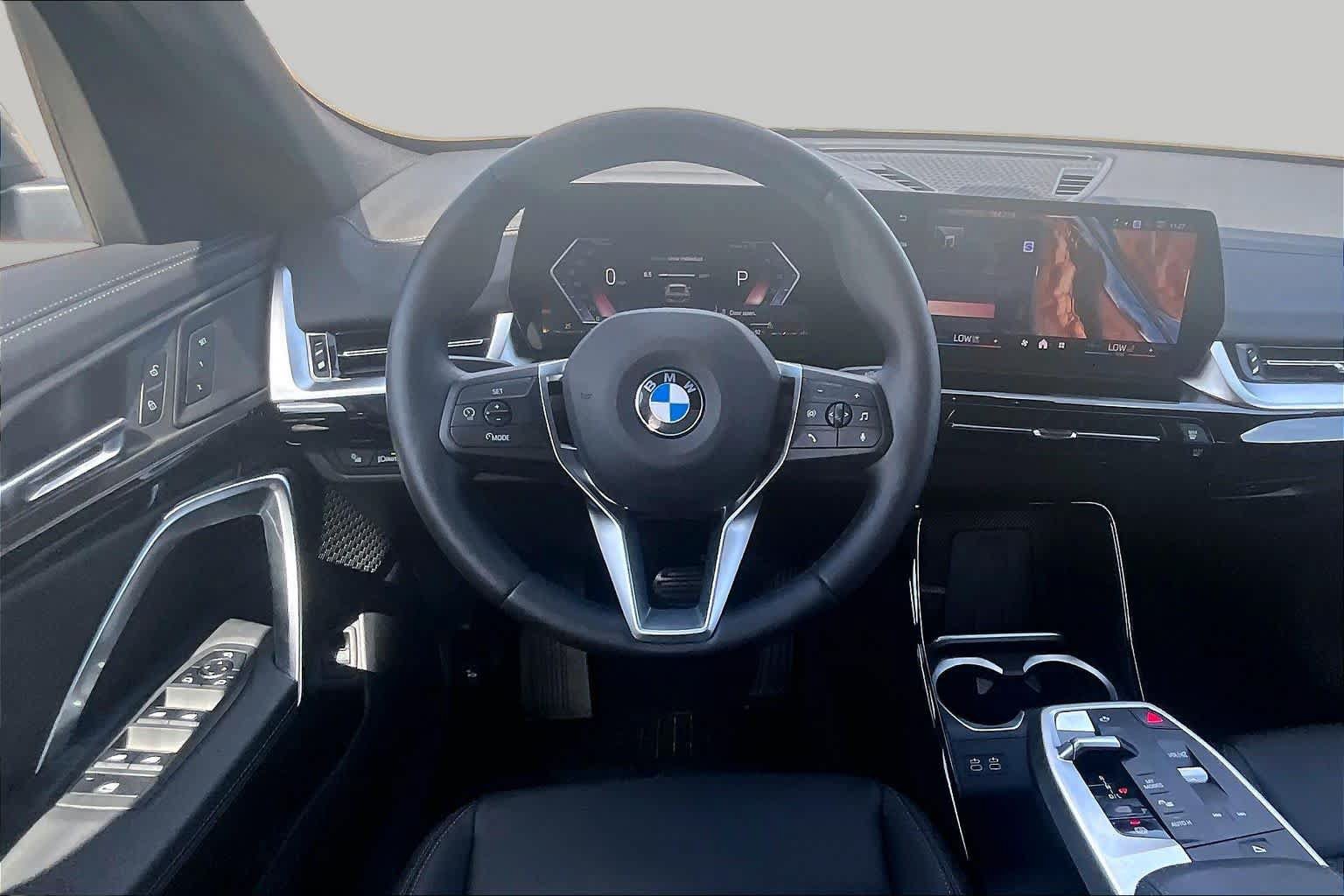 Used 2026 BMW X2 xDrive28i AWD/4WD image 5