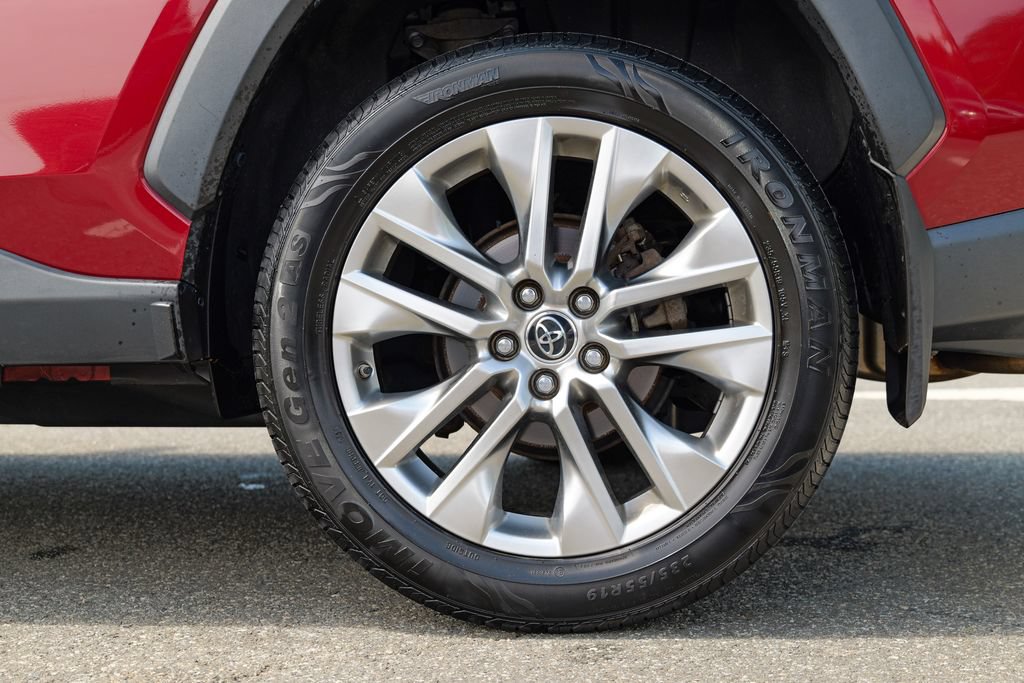 Used 2019 Toyota RAV4 XLE Premium w/ All Weather Liner Package AWD/4WD image 14