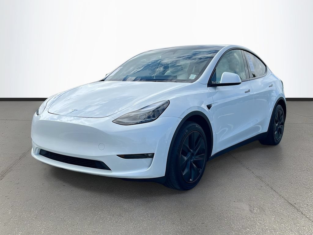 Used 2024 Tesla Model Y Long Range AWD/4WD image 3