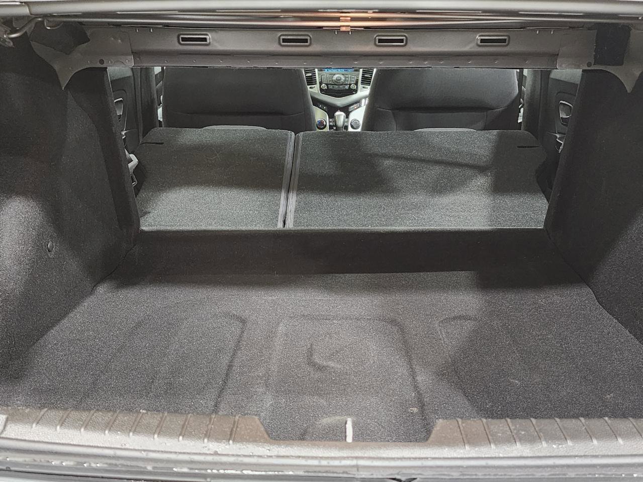 Used 2014 Chevrolet Cruze LT image 29