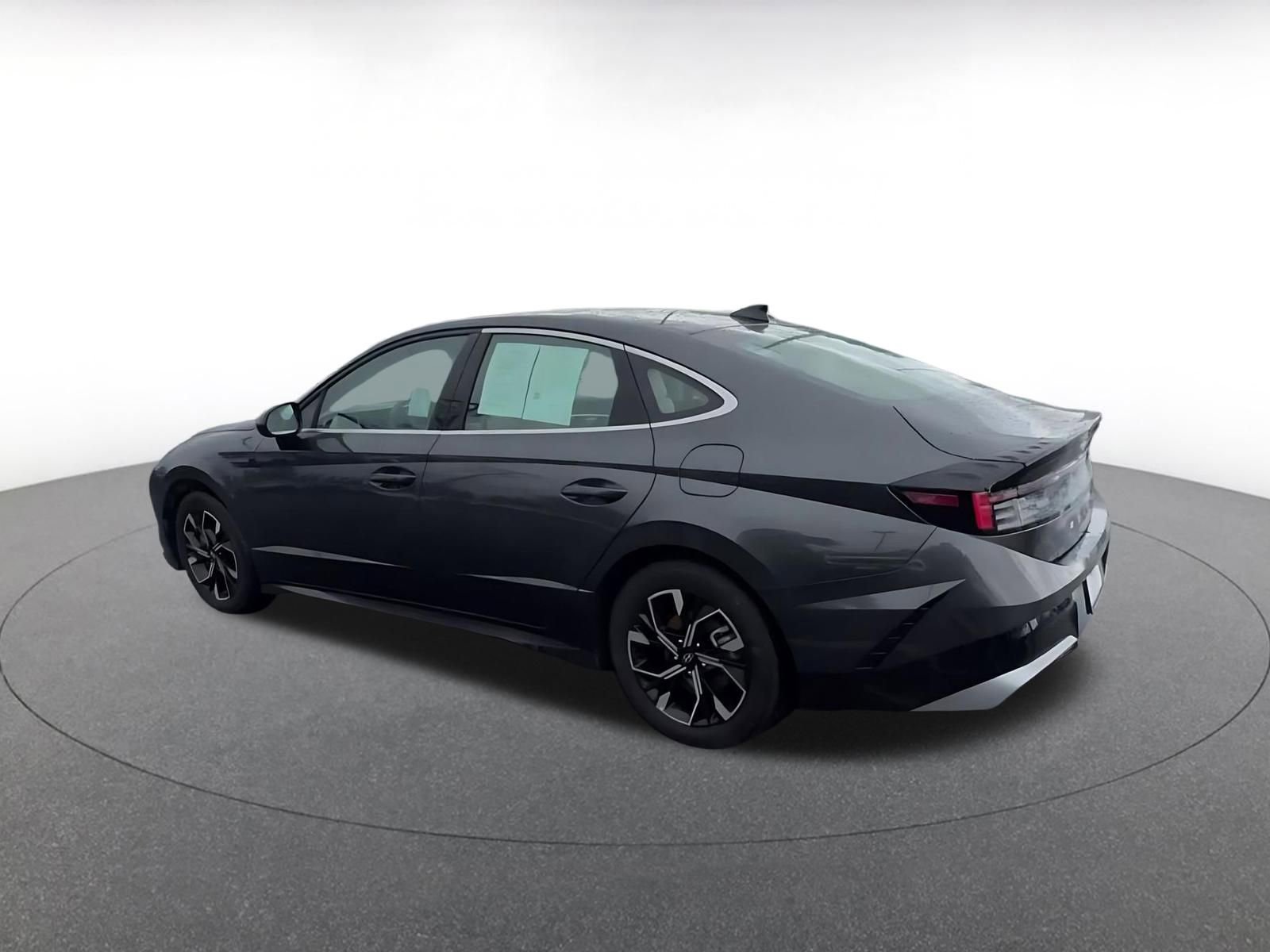 Used 2025 Hyundai Sonata SEL FWD image 10