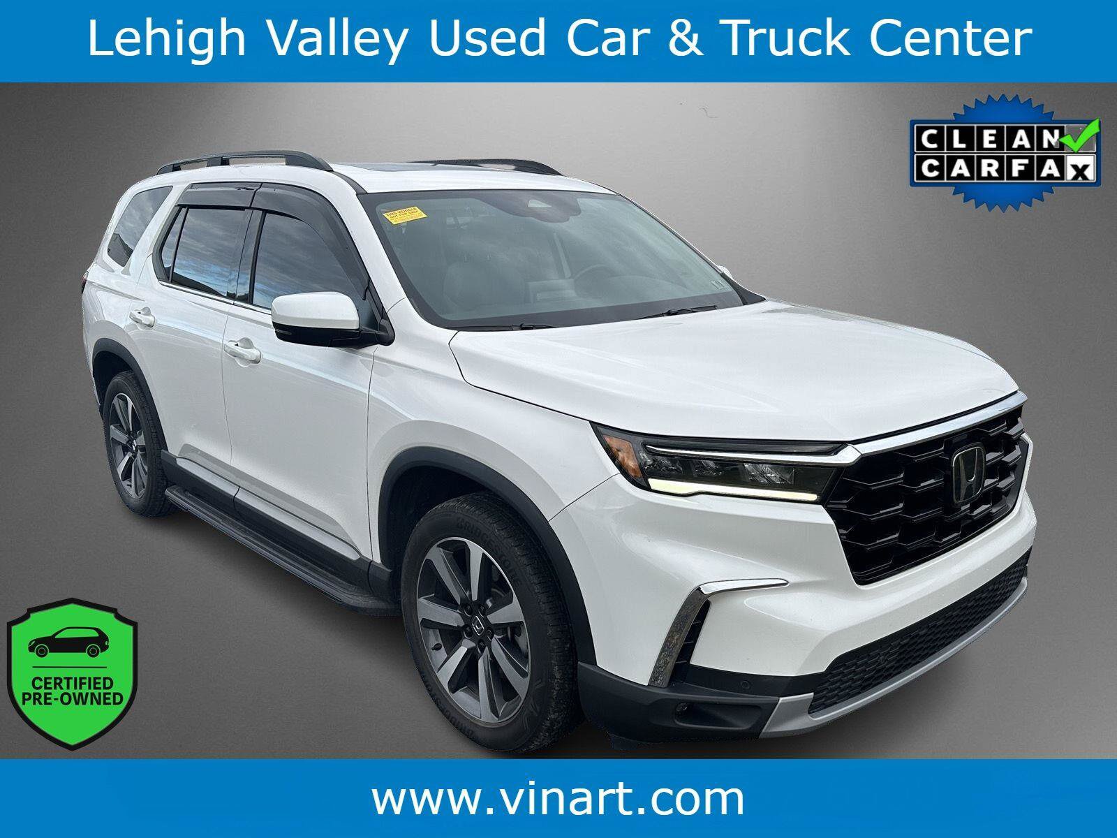 Used 2024 Honda Pilot Touring image 1