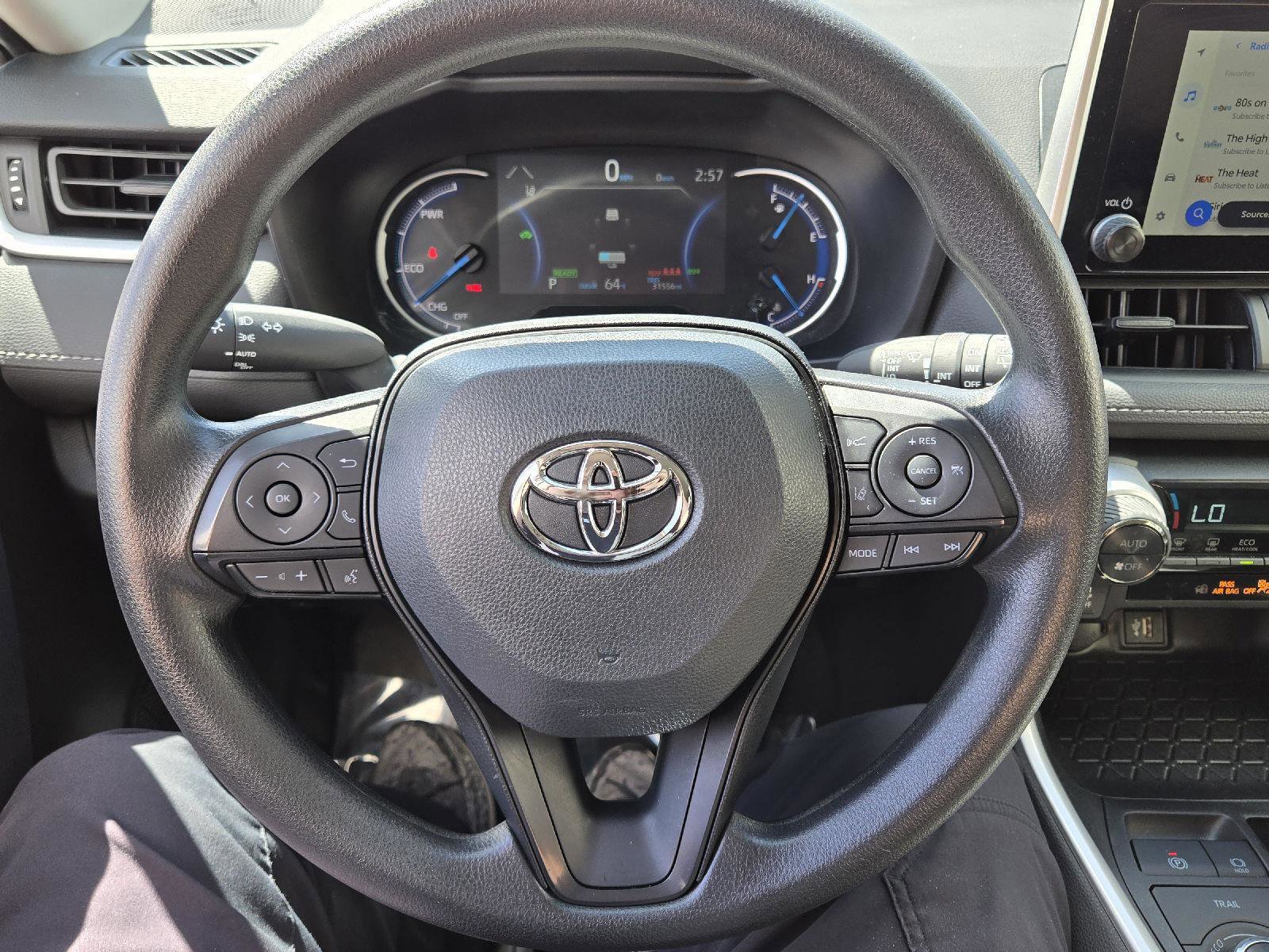Used 2025 Toyota RAV4 XLE AWD/4WD image 22
