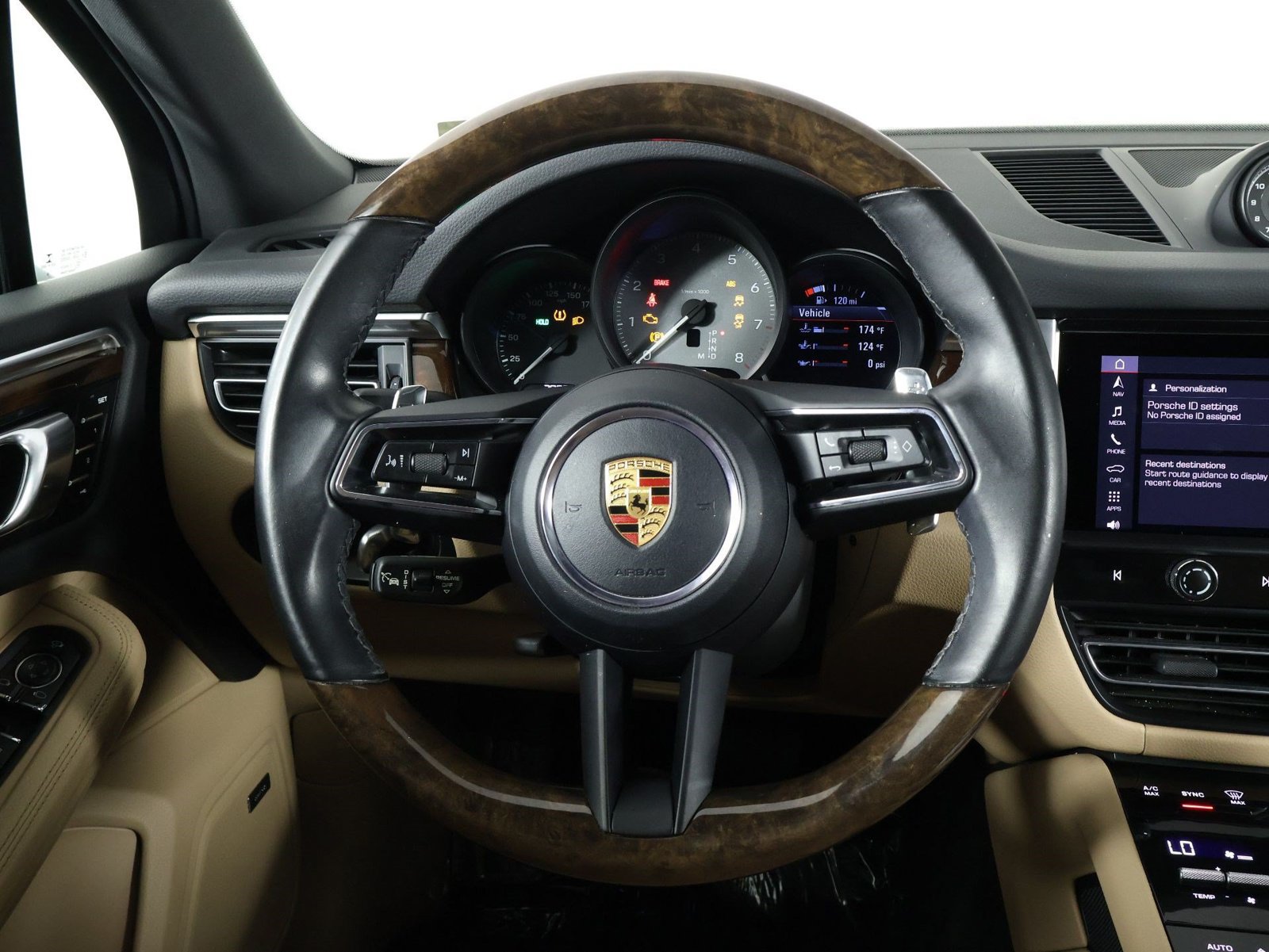 Certified 2022 Porsche Macan S AWD/4WD image 12
