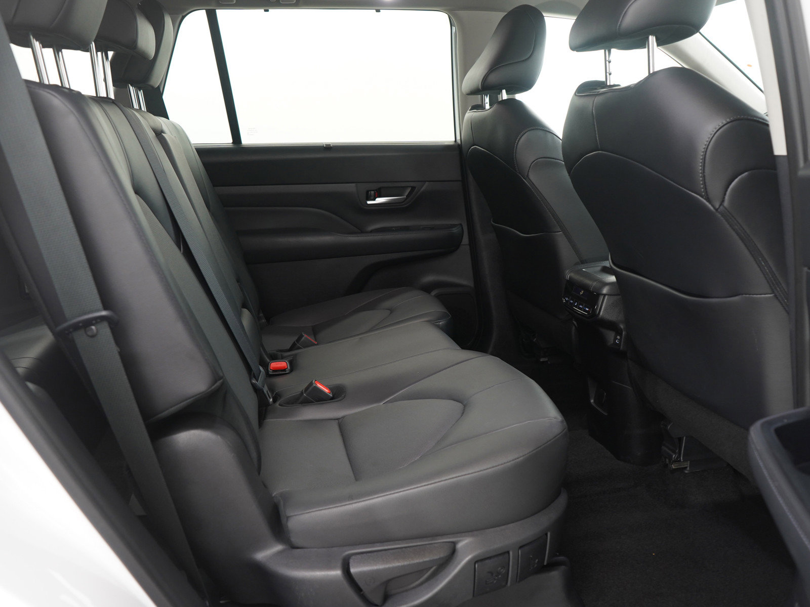 Used 2024 Toyota Grand Highlander XLE image 14