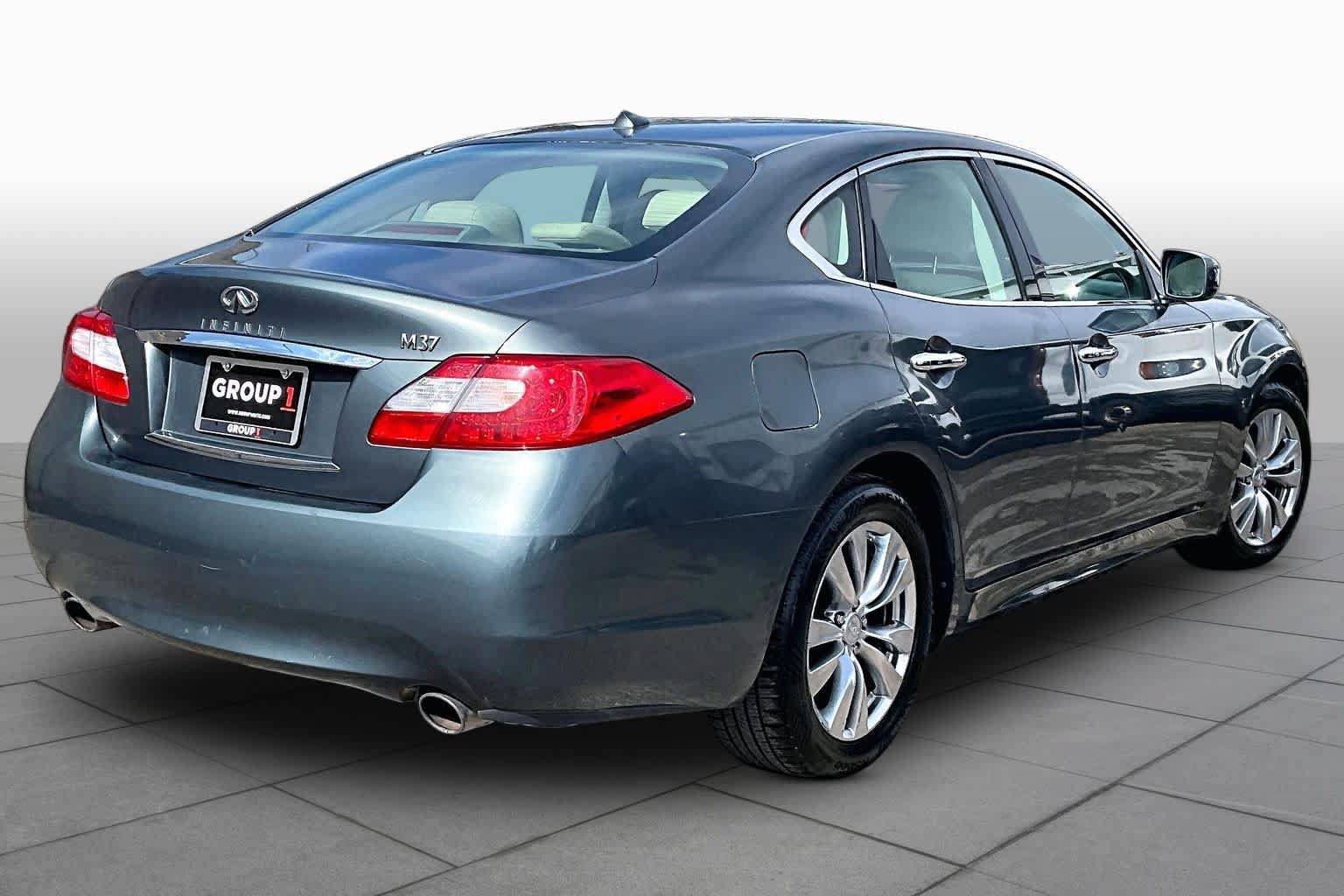 Used 2012 INFINITI M37 w/ Premium Pkg RWD image 16