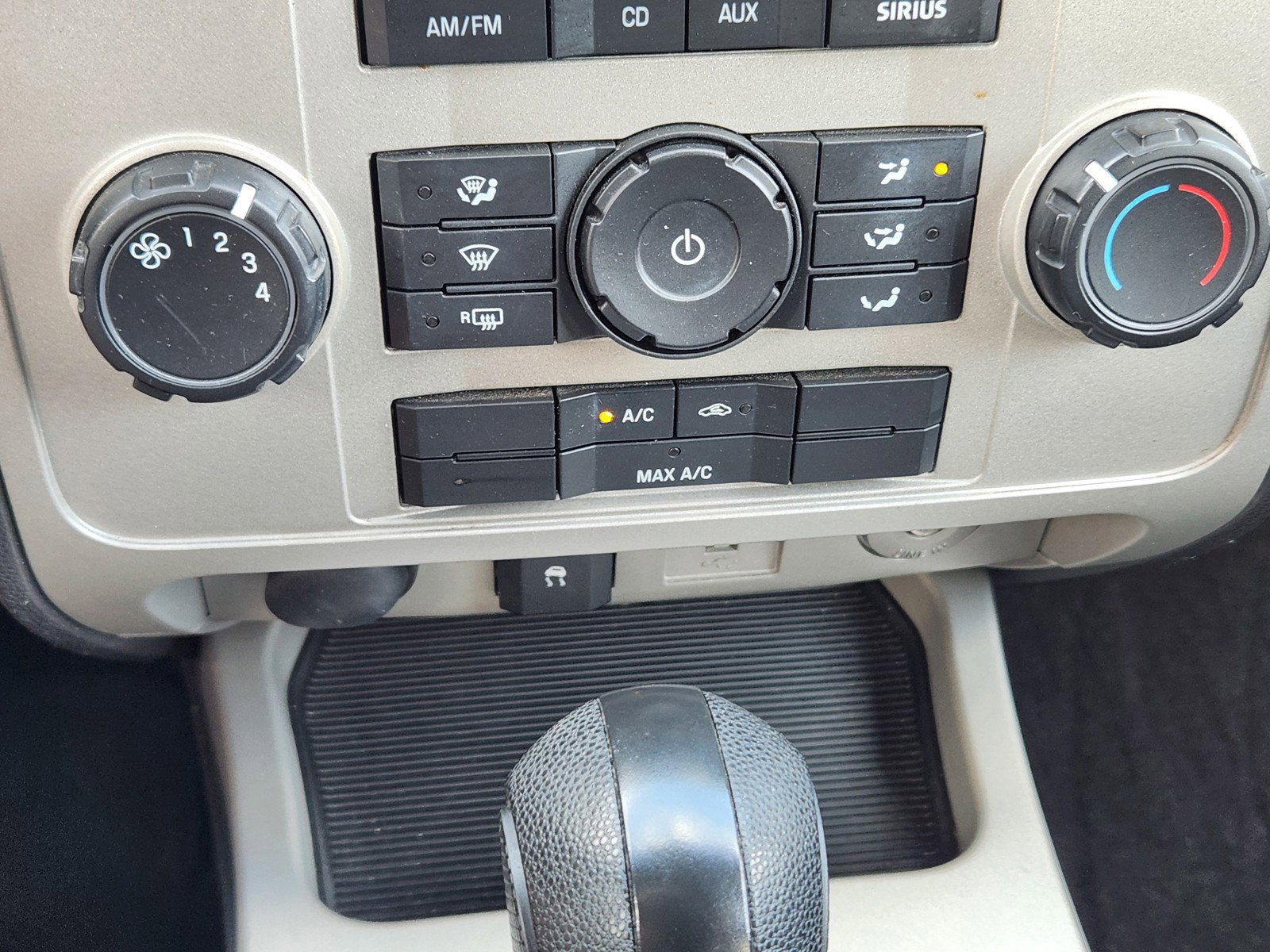 Used 2010 Ford Escape XLT image 14