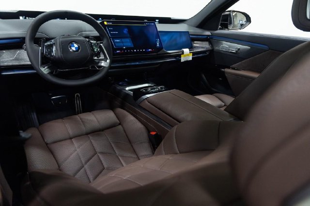New 2027 BMW 740i xDrive w/ Executive Package AWD/4WD image 26