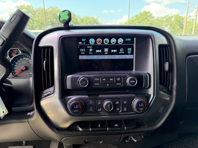 Used 2018 Chevrolet Silverado 1500 LT w/ LT Eassist Package AWD/4WD image 11