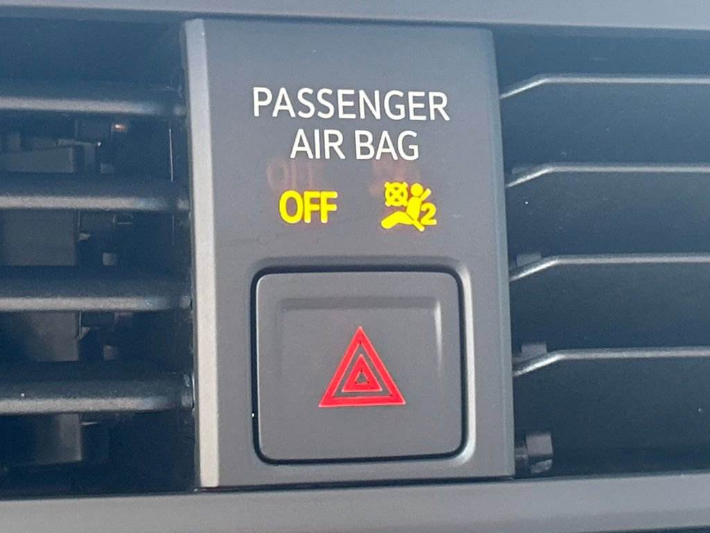 Used 2023 Volkswagen Jetta SE image 36