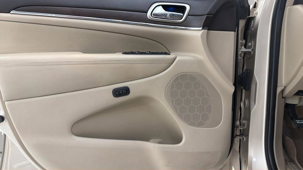 Used 2015 Jeep Grand Cherokee Overland image 21