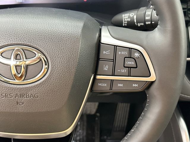 Used 2024 Toyota Highlander Platinum image 21