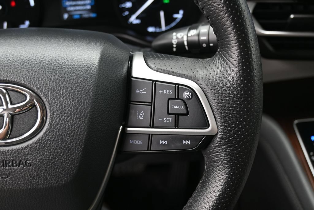 Used 2021 Toyota Sienna LE FWD image 13