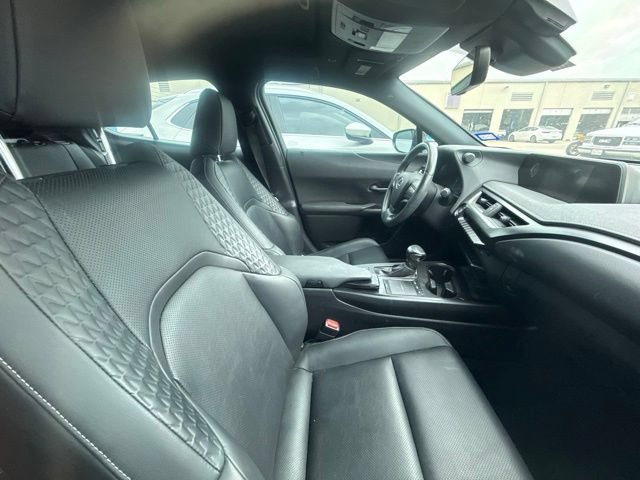 Used 2021 Lexus UX 200 w/ Premium Package FWD image 5