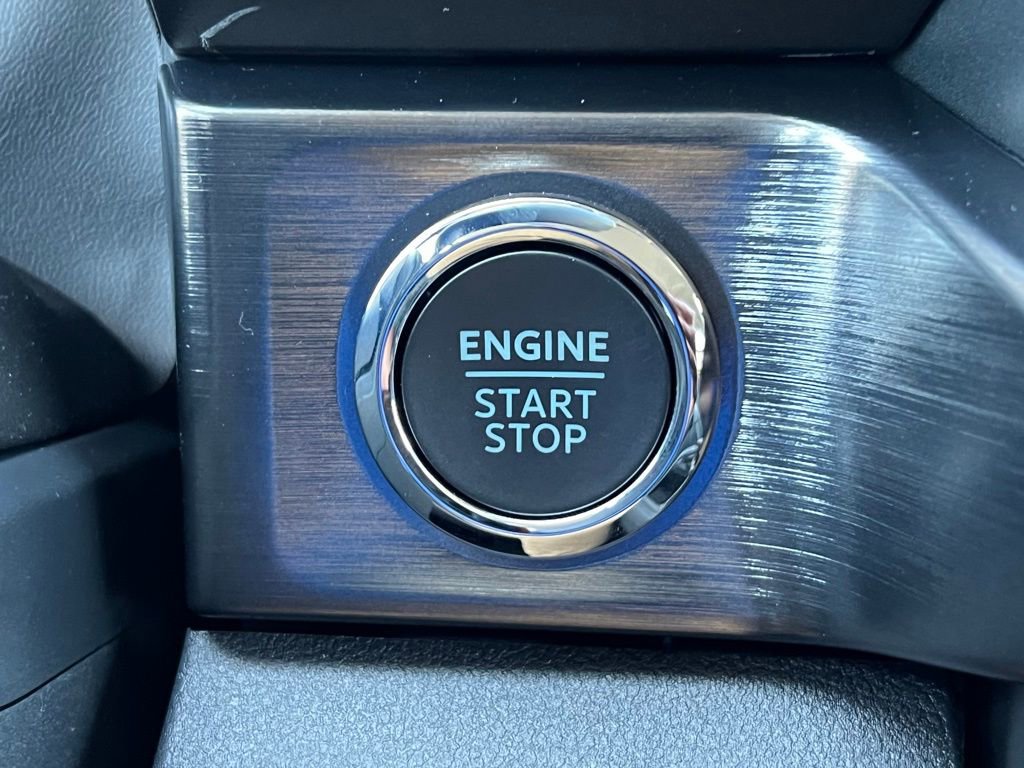 New 2026 Ford F250 Lariat w/ Chrome Package image 40