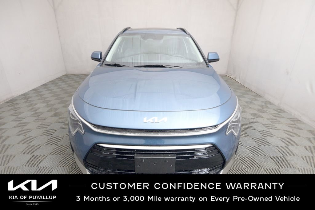 Certified 2024 Kia Niro SX image 2