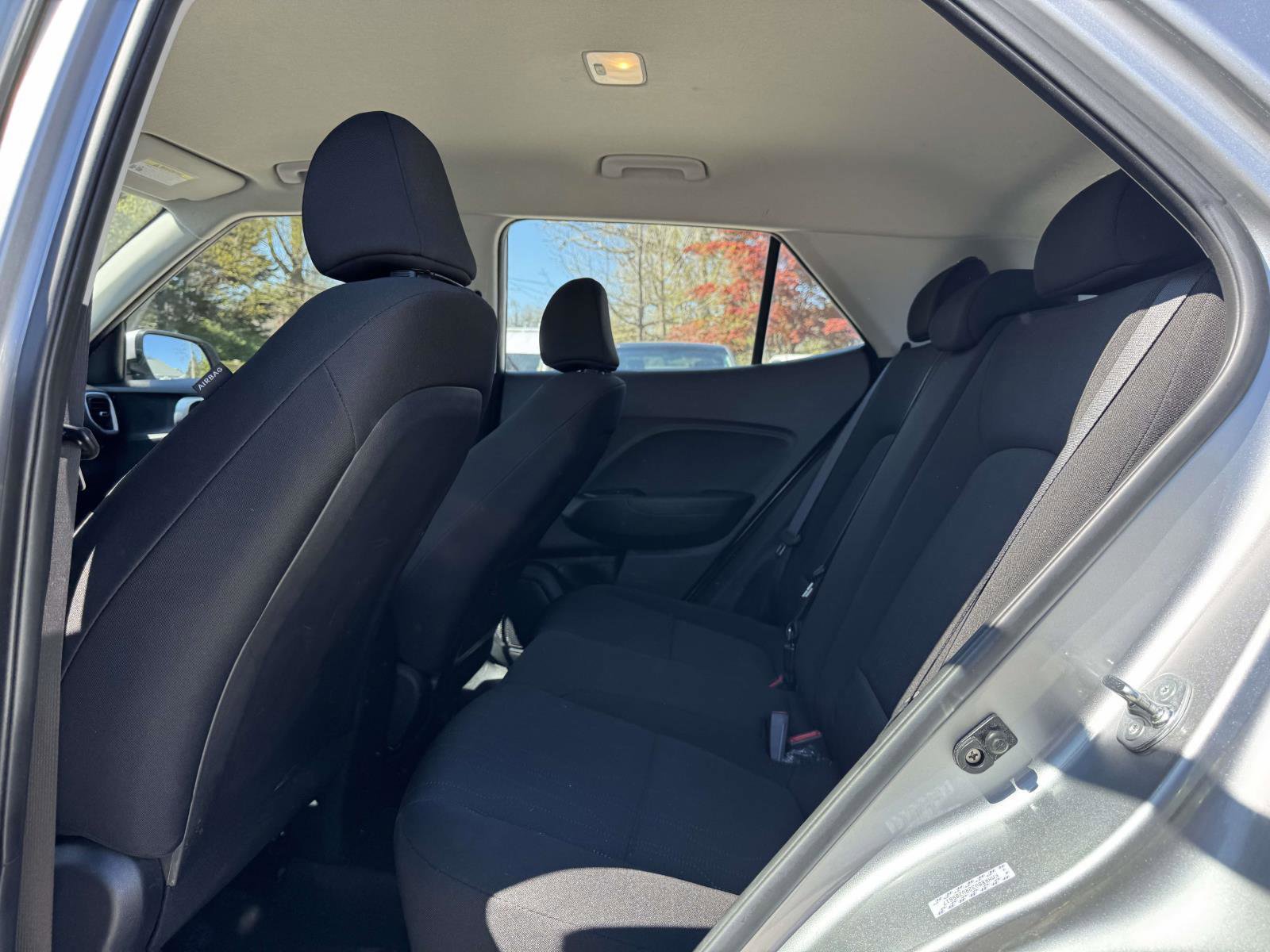 Used 2024 Hyundai Venue SE FWD image 9