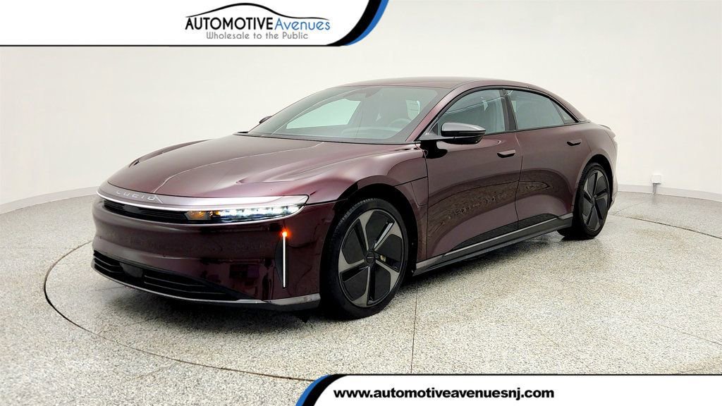 Used 2024 Lucid Air Touring image 1