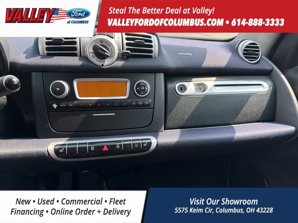 Used 2012 smart fortwo passion RWD image 9