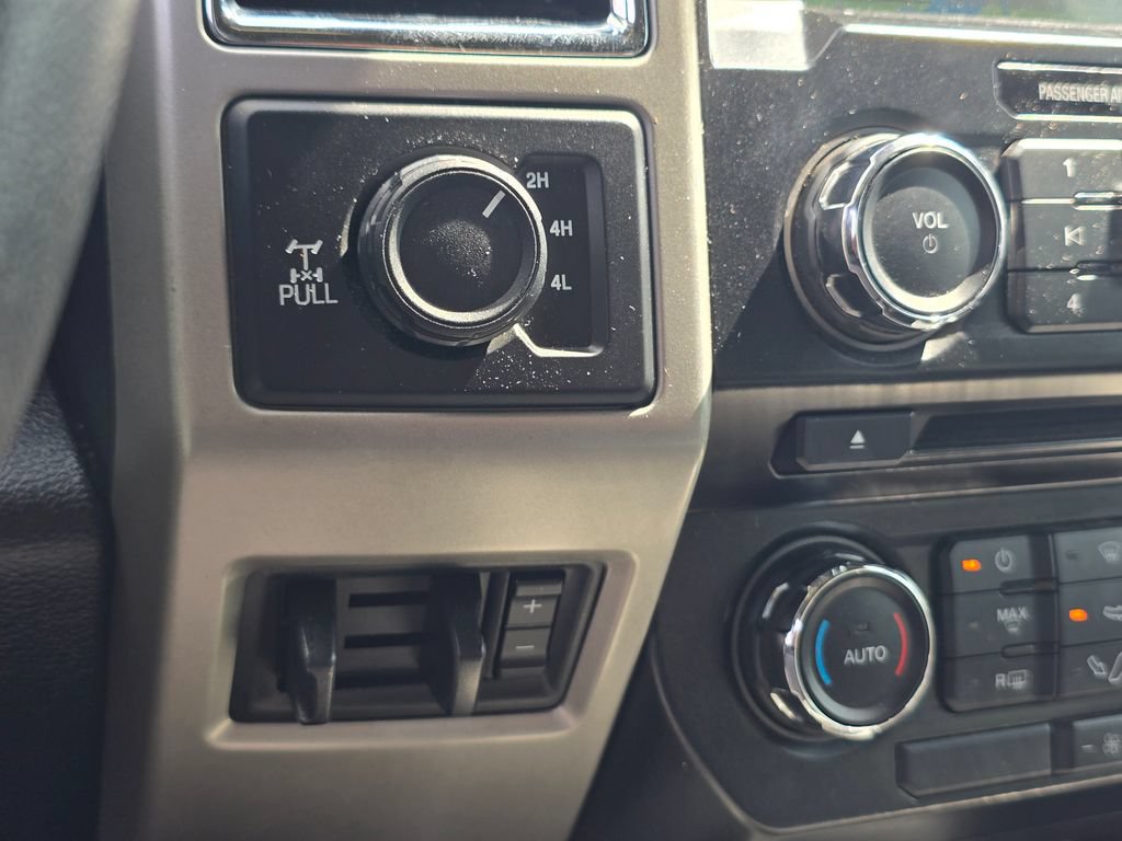 Used 2017 Ford F250 Lariat w/ Chrome Package AWD/4WD image 21