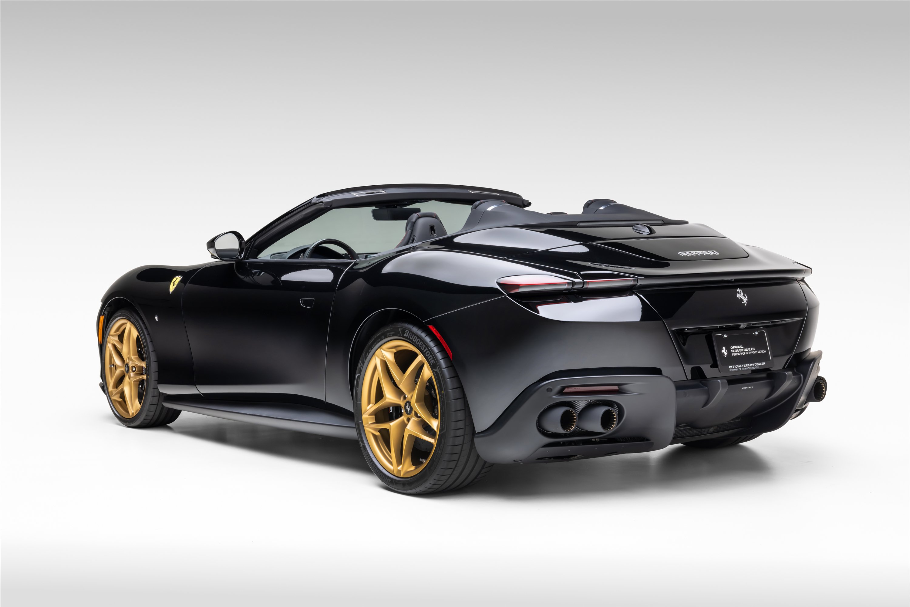 Used 2026 Ferrari Roma Spider RWD image 5