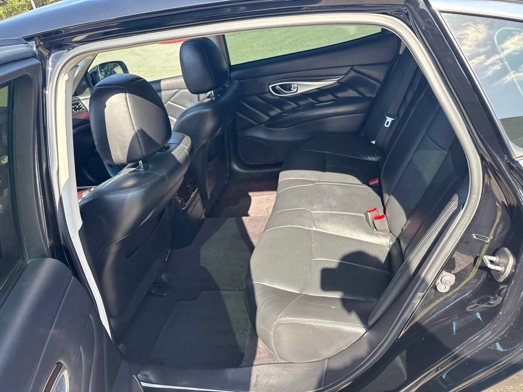 Used 2015 INFINITI Q70 L 3.7 w/ Technology Package RWD image 19