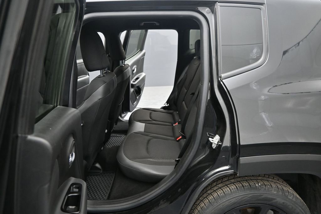 Used 2022 Jeep Renegade Altitude w/ Convenience Group AWD/4WD image 30