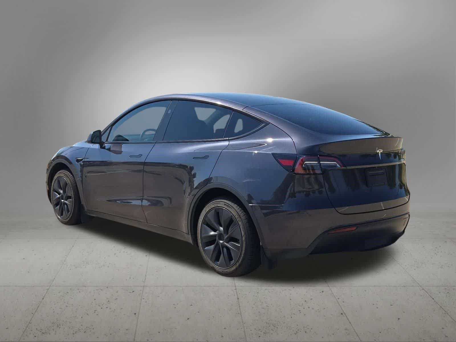 Used 2024 Tesla Model Y 2WD image 4