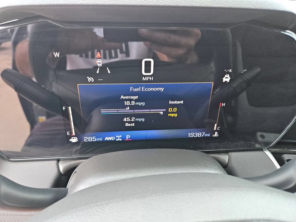 Used 2025 Chevrolet TrailBlazer LT AWD/4WD image 18