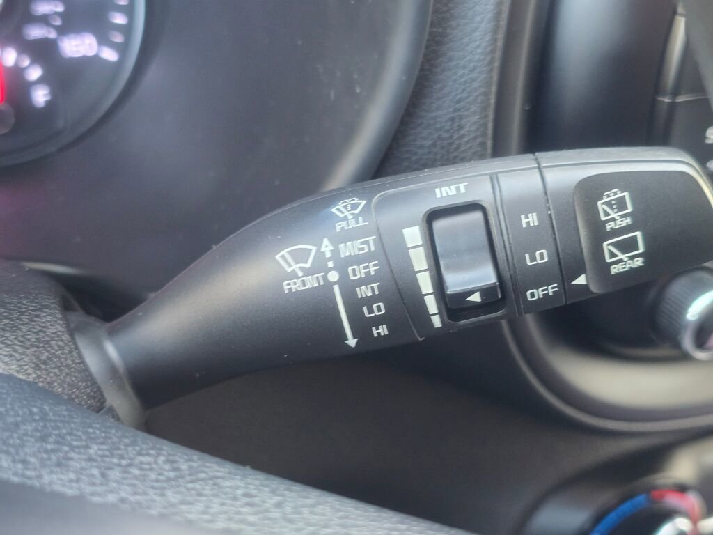 Used 2020 Kia Soul LX FWD image 23