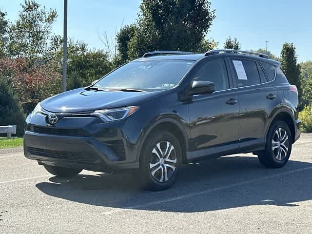 Used 2017 Toyota RAV4 LE AWD/4WD image 1