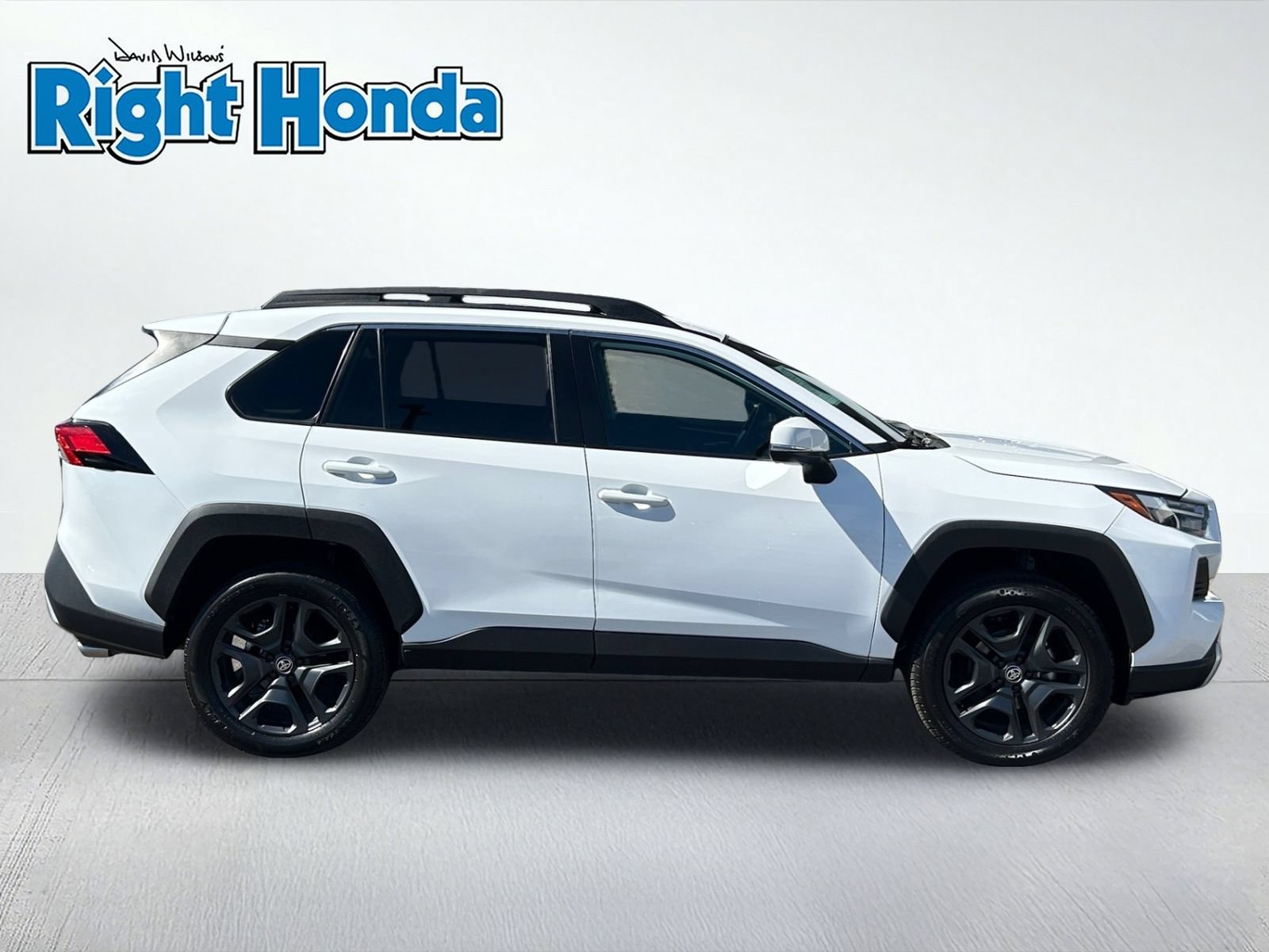 Used 2024 Toyota RAV4 Adventure AWD/4WD image 7